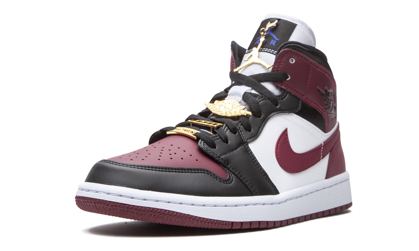 AIR JORDAN 1 MID SE WMNS "Gold Pendants" CZ4385 016