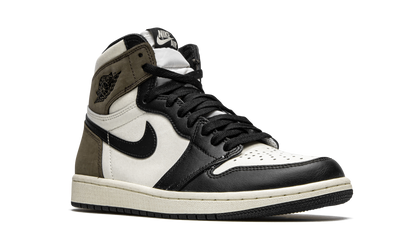 Air Jordan 1 Retro High OG "Dark Mocha" 555088 105