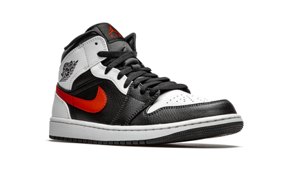Air Jordan 1 Mid "Chile Red" 554724 075