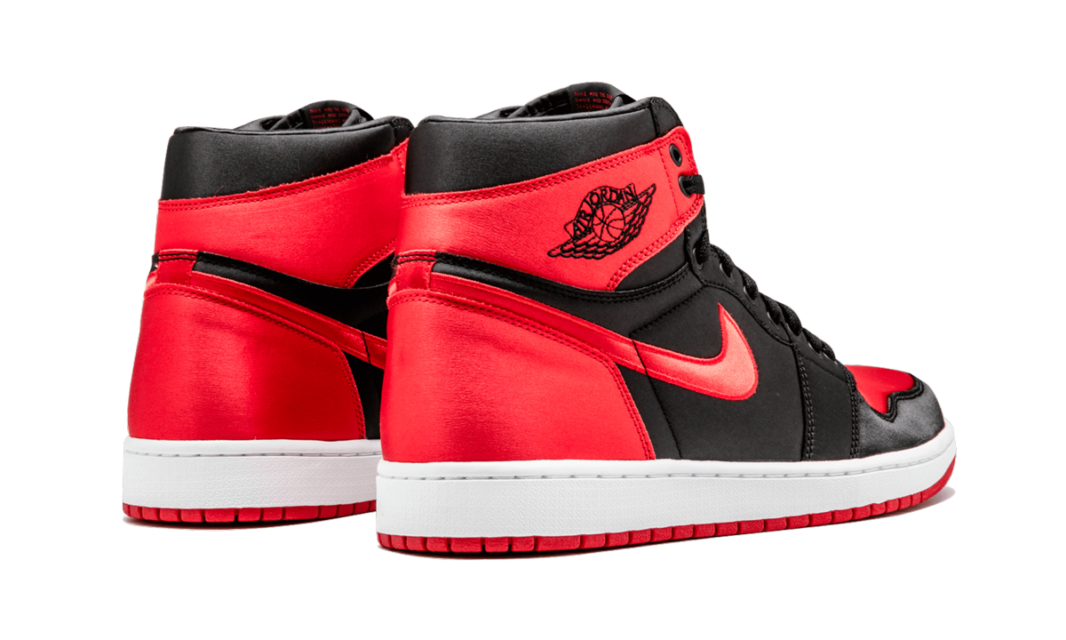 Air Jordan 1 Retro High OG SE "Satin Banned" 917359 001