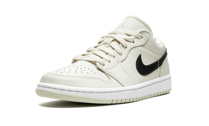 AIR JORDAN 1 LO WMNS "Coconut Milk" DC0774 121