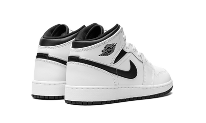 Air Jordan 1 Mid GS "White/Black" DQ8423 132