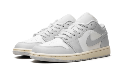 Air Jordan 1 WMNS "Light Grey" DC0774 103