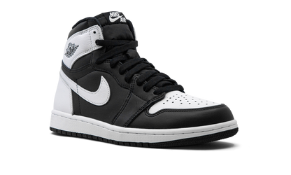 Air Jordan 1 Retro High OG "Reverse Panda" DZ5485 010