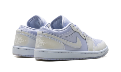 Air Jordan 1 Low SE Wmns "Ghost Pearlized Quilt" IM5129 010