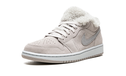 AIR JORDAN 1 Low SE WMNS "Sherpa Fleece" DO0750 002