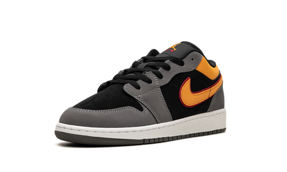 Air Jordan 1 Low SE GS "Vivid Orange" FN7671 008