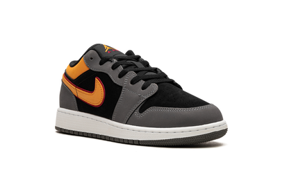 Air Jordan 1 Low SE GS "Vivid Orange" FN7671 008