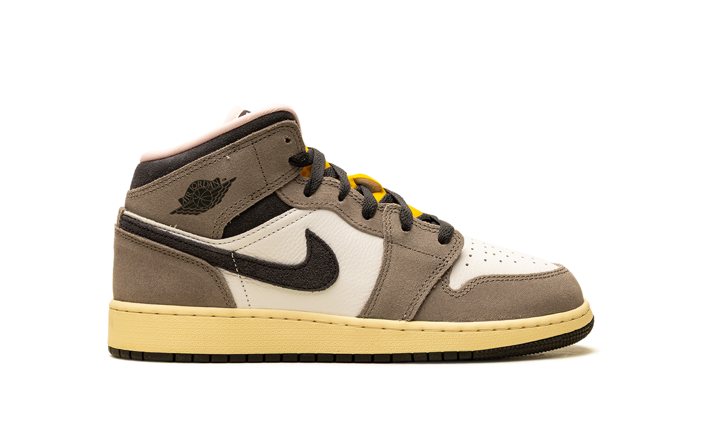 Air Jordan 1 Mid SE GS "Cave Stone" HQ2014 100