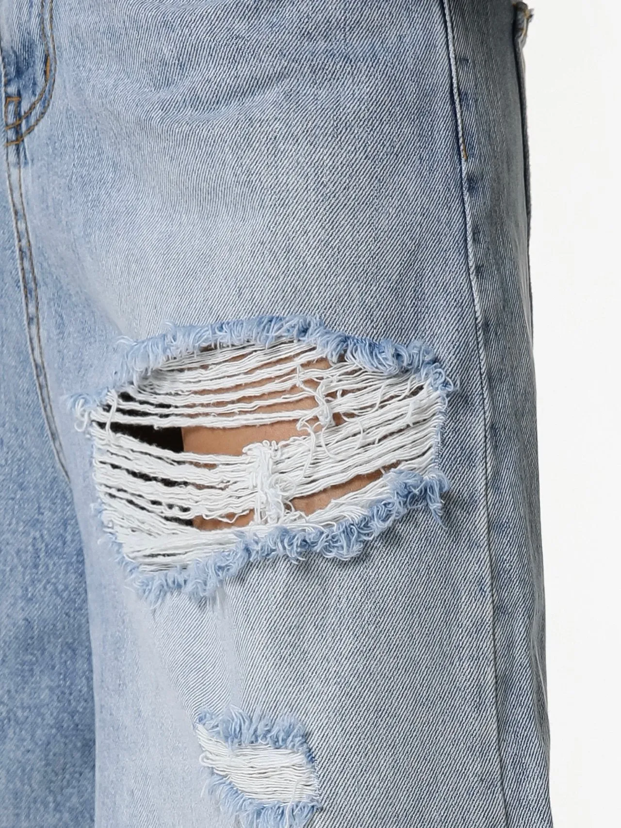 DISTRESSED BERMUDA DENIM JEANS