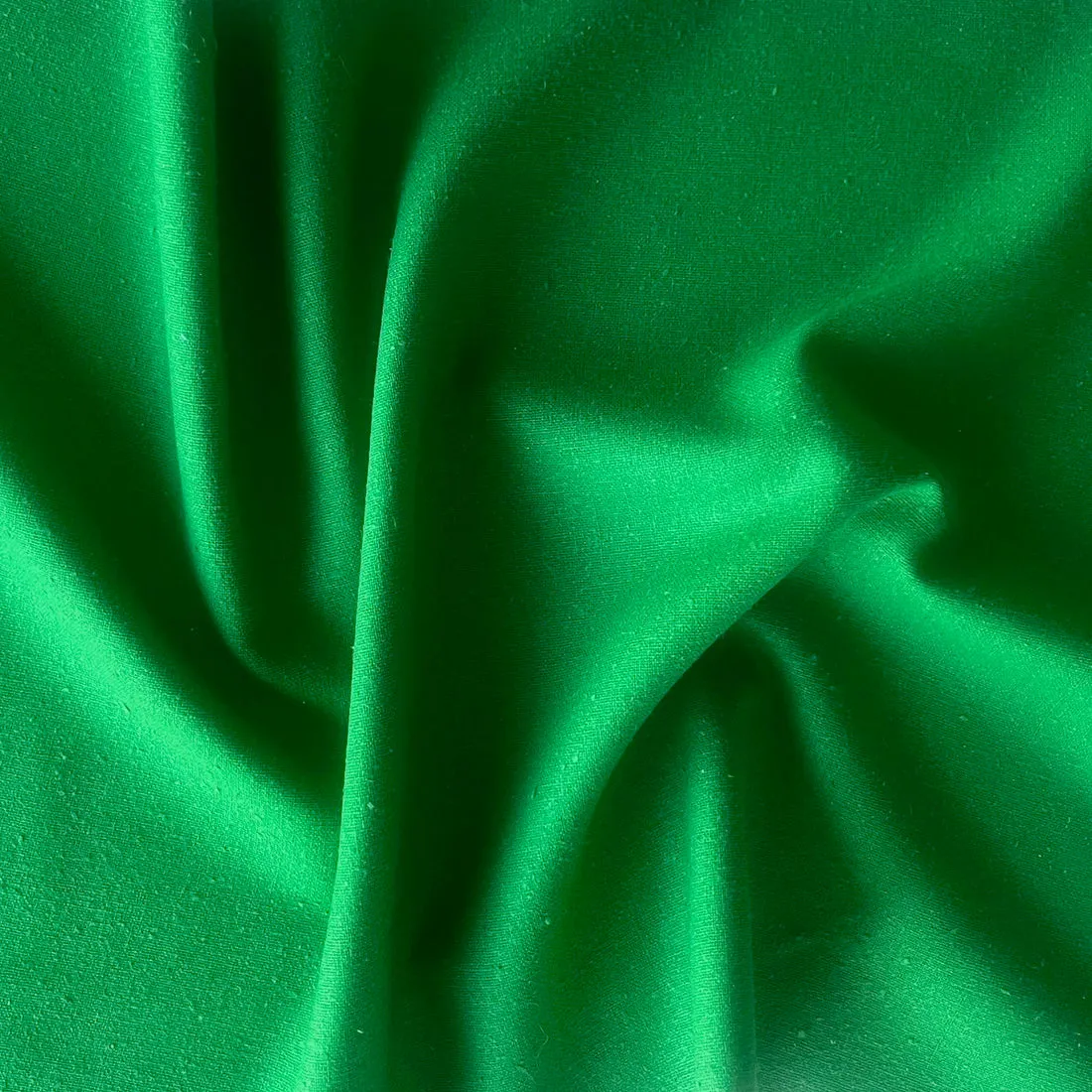 Light-Weight Bright Emerald Green Silk Noil (Made in China)