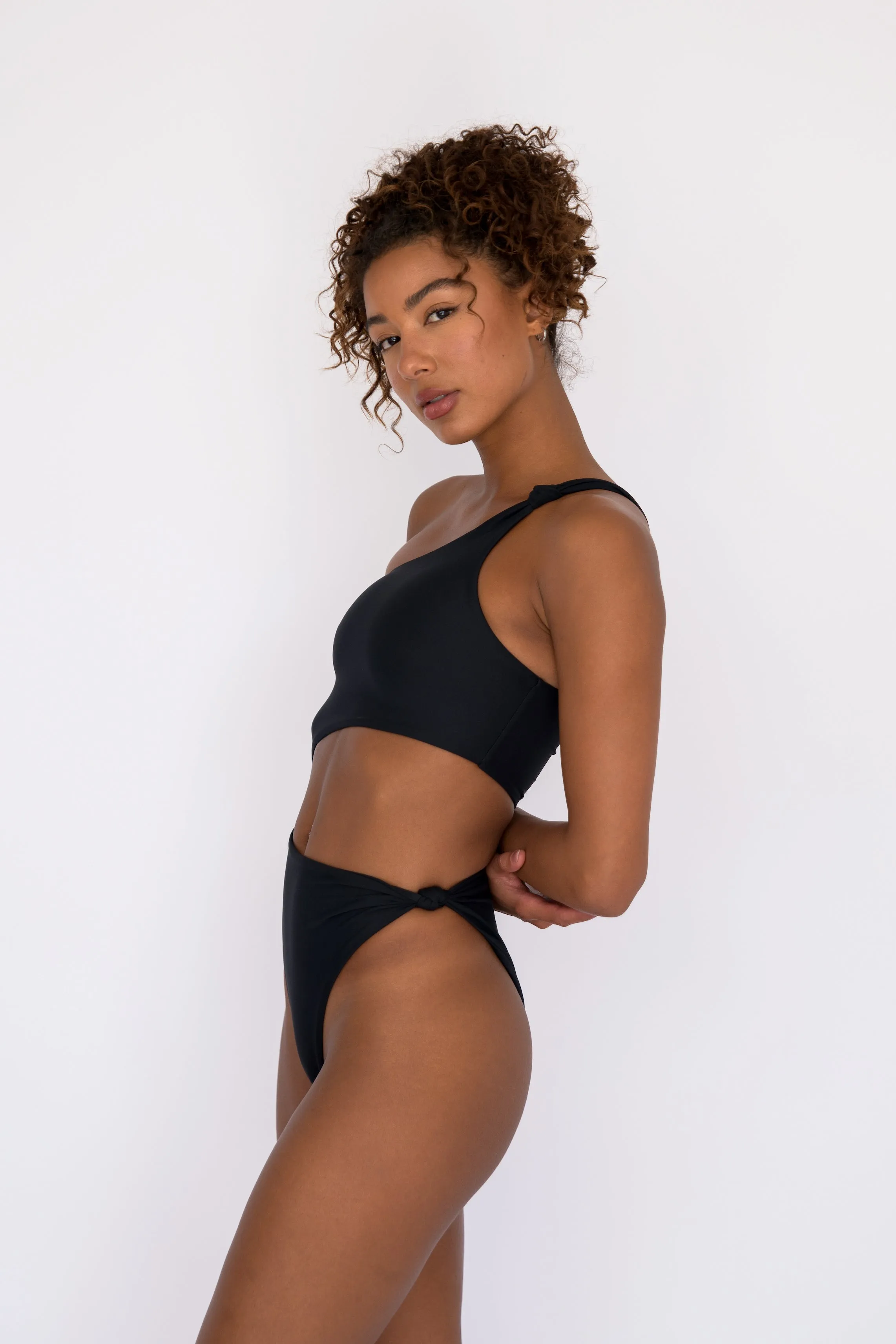 Nicole One Piece - Black